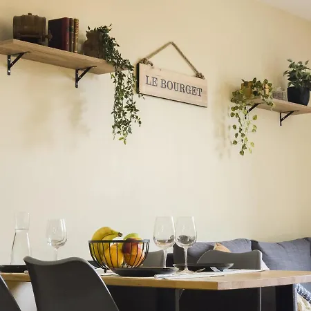 Le Bourget, Grand Proche Du Centre