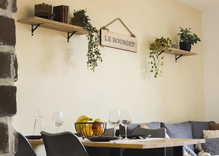 Le Bourget, Grand Proche Du Centre